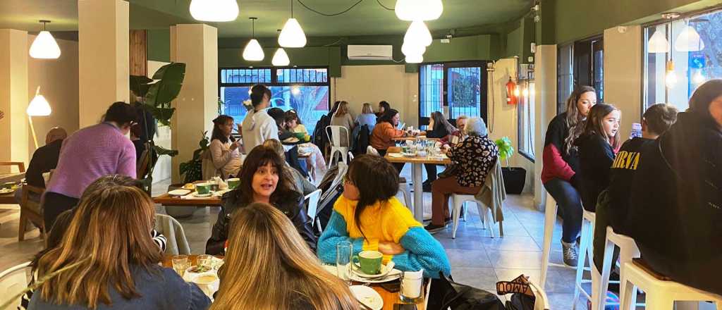 Otro moderno caf&eacute; reabre en una ex sucursal del Banco Mendoza