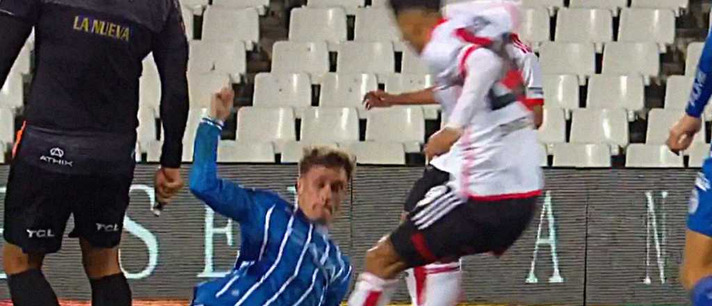 &iquest;No era para roja? La criminal patada de Aliendro que reclam&oacute; el Tomba