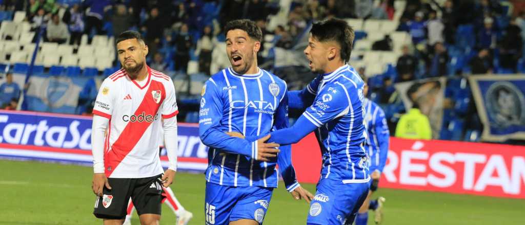 Godoy Cruz se sac&oacute; la mufa con un triunfazo ante River