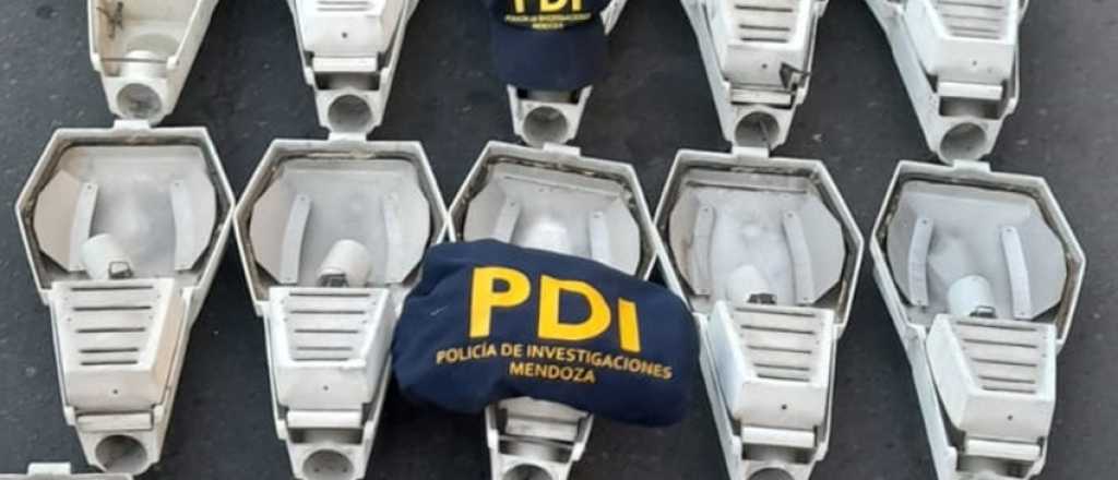 Descubrieron m&aacute;s luminarias p&uacute;blicas que se vend&iacute;an por Marketplace