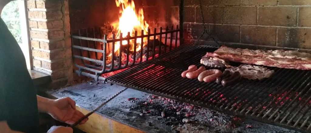 No apag&oacute; bien el fuego del asado y se le incendi&oacute; la casa