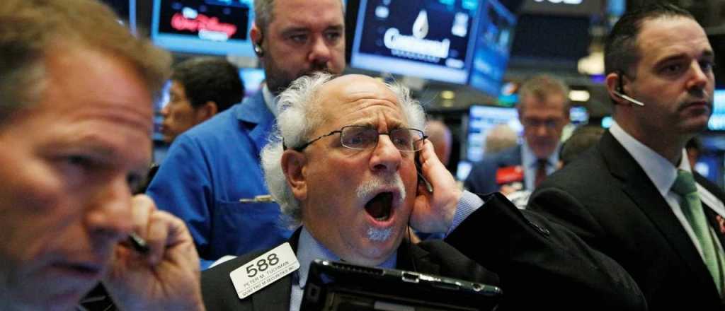 Crisis financiera: caen los bonos argentinos y se dispara el Riesgo Pa&iacute;s