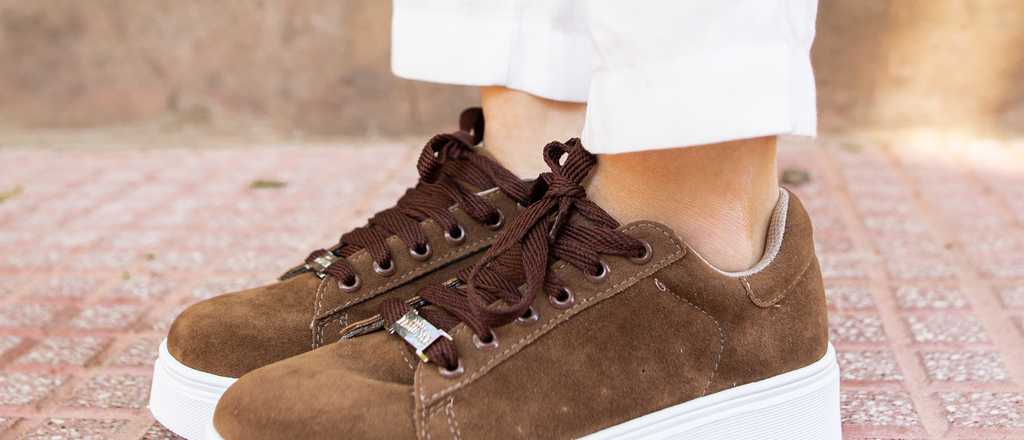 La técnica final para limpiar tus zapatillas de gamuza