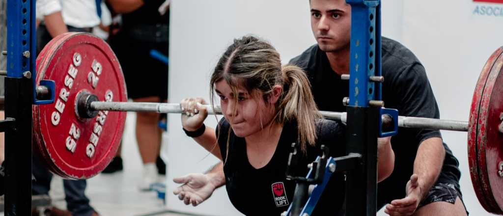 Tiene 17 a&ntilde;os, levanta 385 kilos y busca la gloria en un Sudamericano