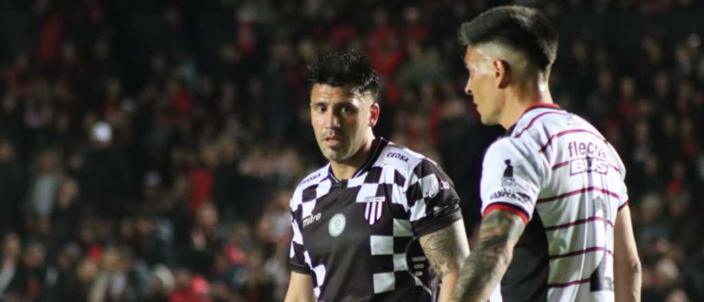 Gimnasia perdi&oacute; ante Col&oacute;n y sigue como l&iacute;der, pero no en solitario