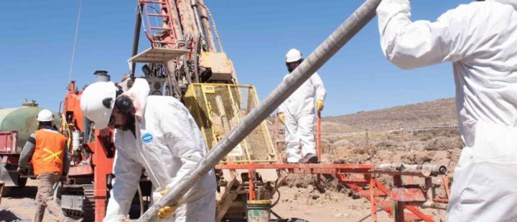 AOMA acordó un aumento salarial para la rama extractiva del sector minero