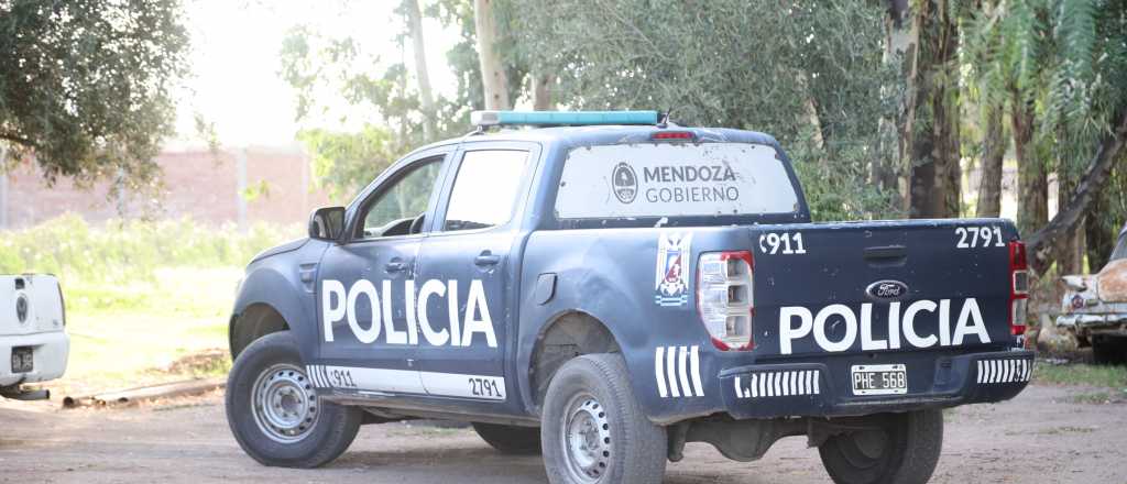 Fingieron una avería y asaltaron a un hombre que frenó para ayudarlos