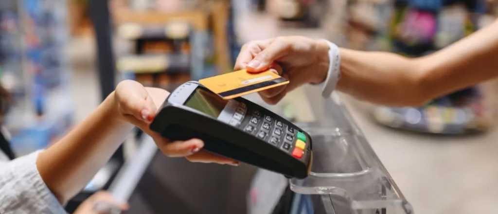 La mitad de las compras en supermercados se pagan con crédito