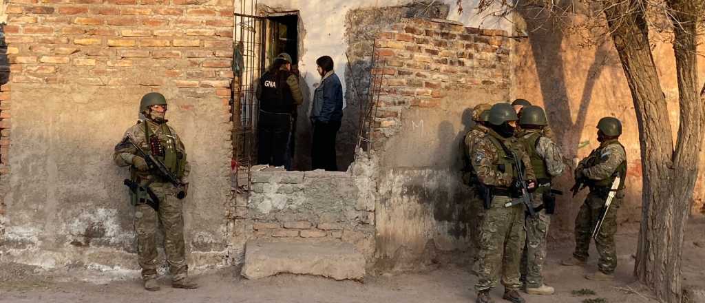 Derrumbaron un "b&uacute;nker narco" en Las Heras