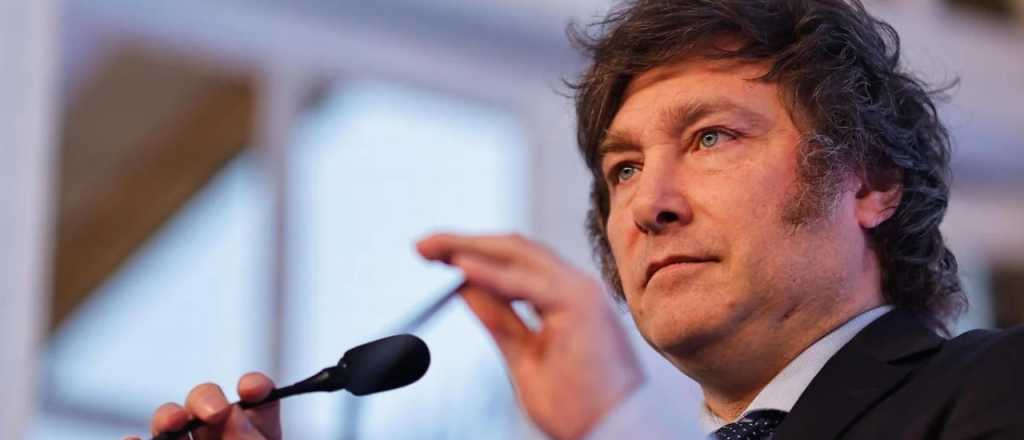 Milei critic&oacute; a Macri por no bajar el d&eacute;ficit y dijo que los jubilados ganan mejor