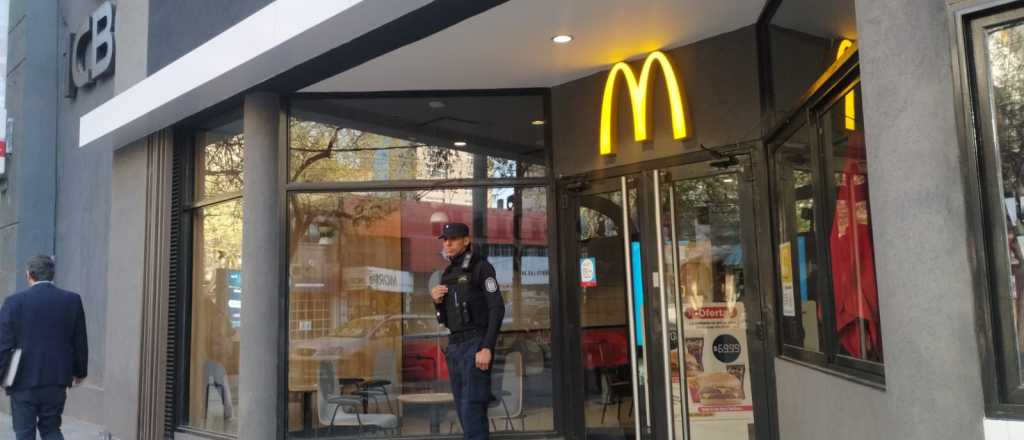 Robaron en el McDonald's de calle Col&oacute;n