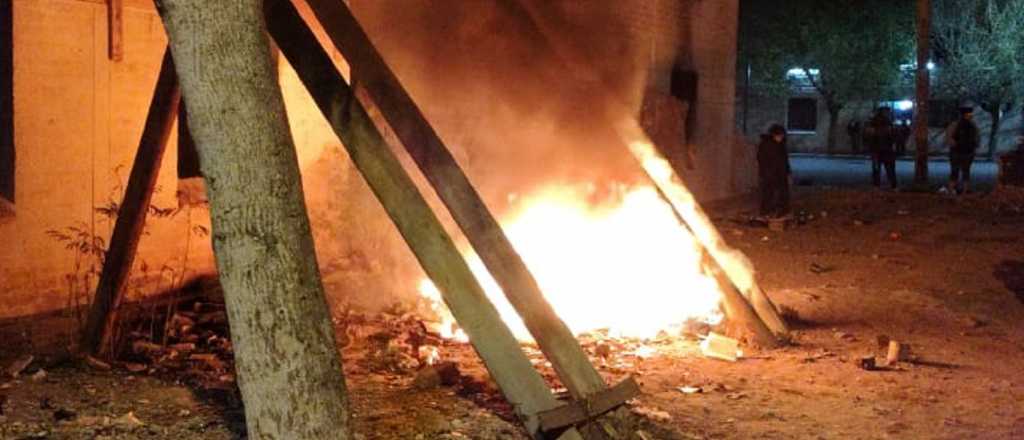 Delincuentes intentaron volver a las torres de Guaymall&eacute;n y los sacaron