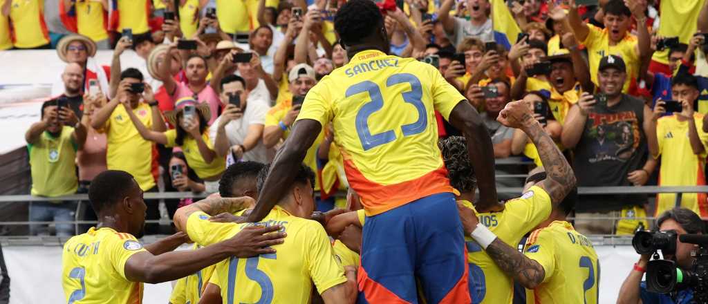 Con un pol&eacute;mico penal, Colombia venci&oacute; a Argentina por 2 a 1