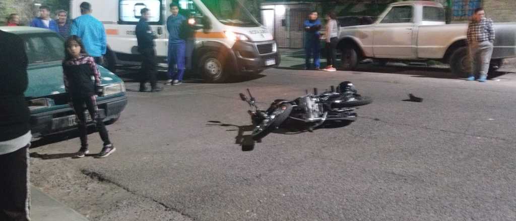 Un motociclista chocó contra una camioneta en Guaymallén