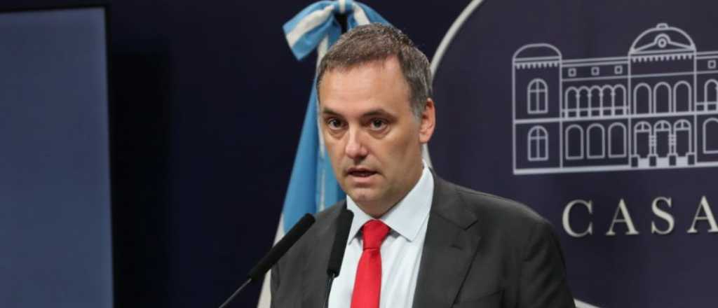 Periodistas a la carta y botón silenciador: la última ocurrencia de Adorni