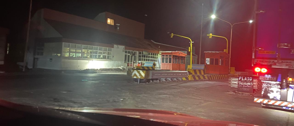 Paso cerrado por nevadas: no se sabe cu&aacute;ndo abrir&aacute;