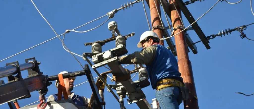 Sancionan a dos distribuidoras por faltas en el servicio eléctrico