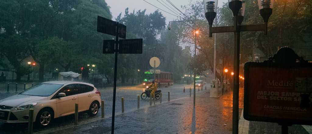 Continuarán las lluvias en Gran Mendoza y hay emergencia en Las Heras