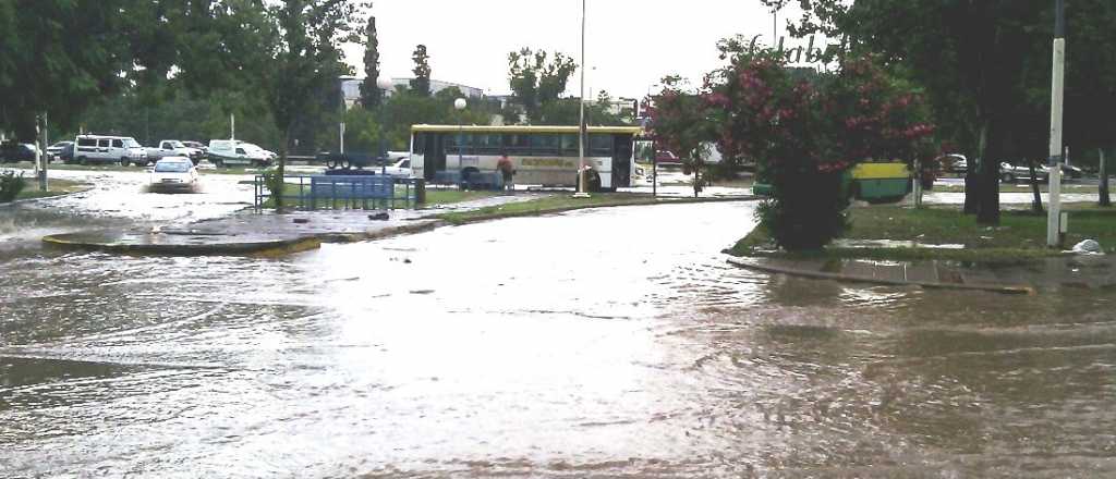 Hay alerta de lluvias fuertes en Mendoza este miércoles