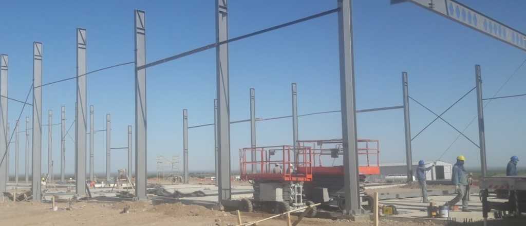 Guiño de Cornejo a quienes deben obras en el Parque Industrial de Palmira