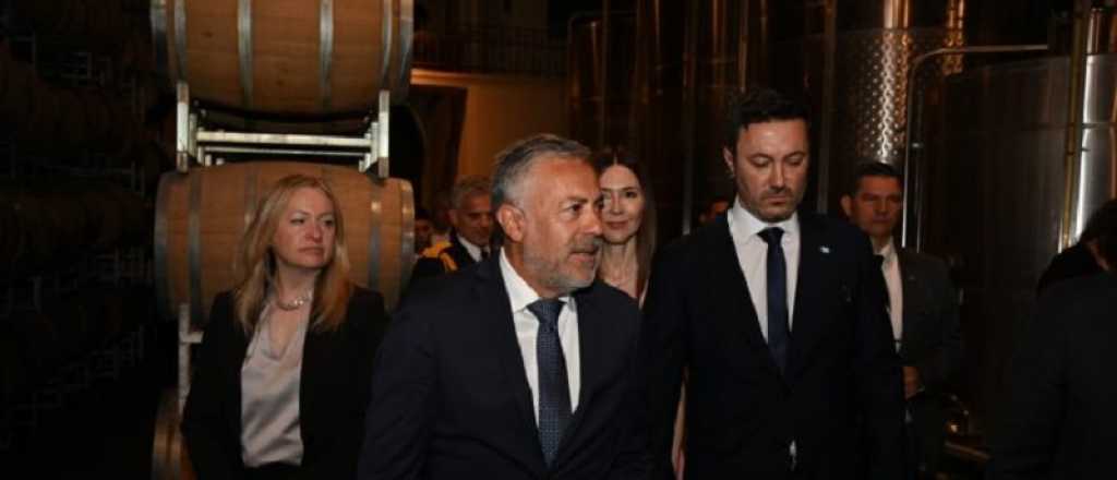 Quincho: Cornejo se enreda, Petri toma nota y la "revoluci&oacute;n" se pospone por fr&iacute;o