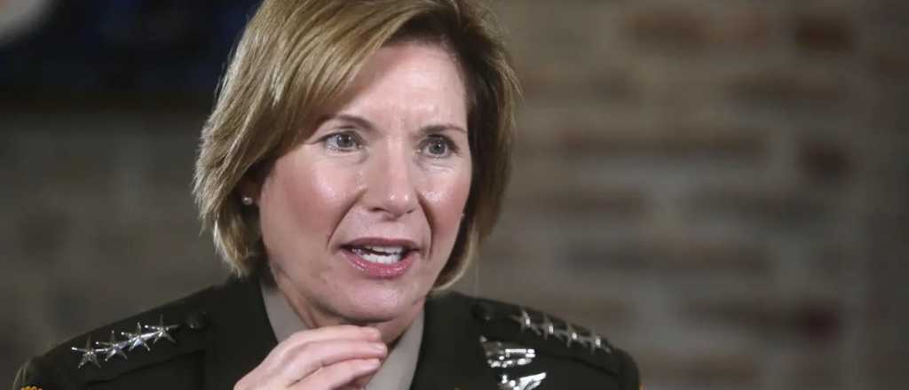 "La democracia est&aacute; bajo ataque", advirti&oacute; la generala de EEUU en Mendoza