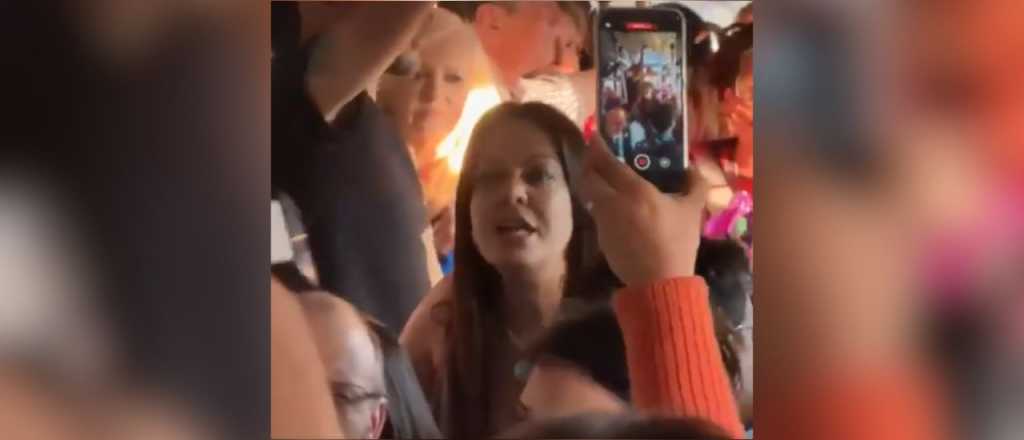 Videos: pasajeros insultaron a Pettovello en Aeroparque y no se qued&oacute; callada