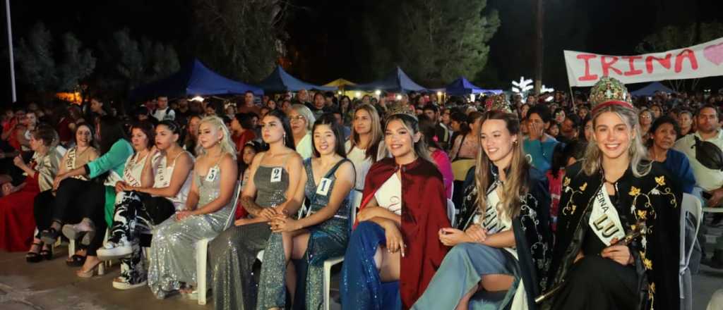 Vendimia 2025: Luj&aacute;n coron&oacute; a sus primeras reinas distritales