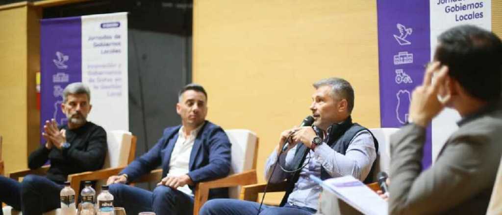 Costarelli anunci&oacute; el primer bot con IA de la provincia y un canal de videollamadas