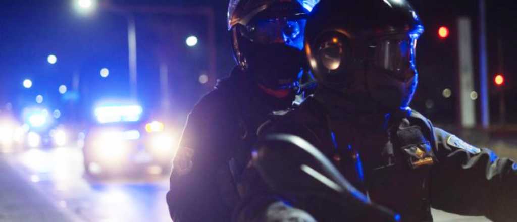 Motochorros armados le robaron una moto a un joven en Las Heras