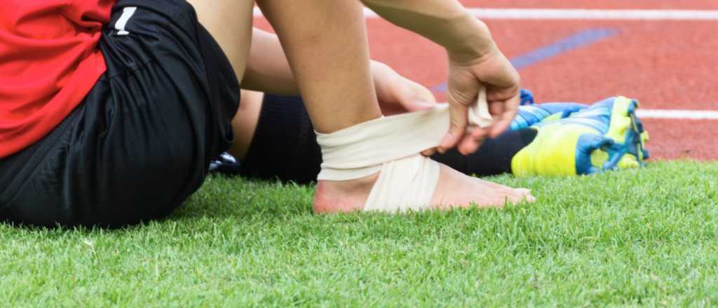 Consejos b&aacute;sicos para aplicar un vendaje compresivo en el tobillo