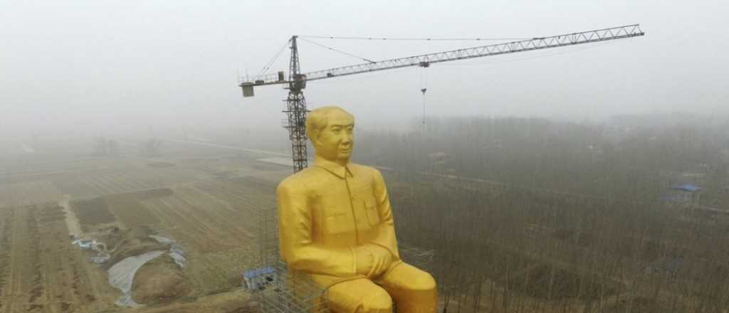 En China "adoran" a Mao con una estatua gigante