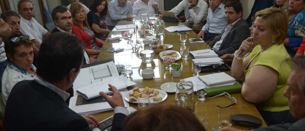 Bullrich: "La paritaria no es solo el sueldo"