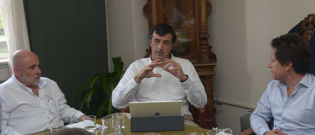 Habrá una ley para sancionar la falta de respeto a los maestros