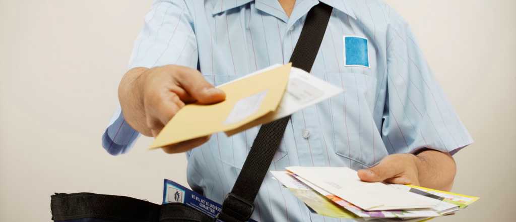 Las Heras: fue a la fiscal&iacute;a a denunciar que le robaron "los puchos y el celular"