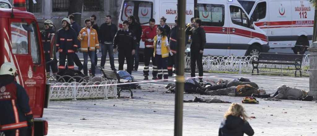Una explosión en Estambul mata a diez personas 