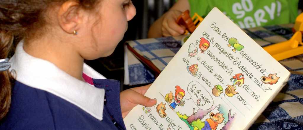 La cadena de WhatsApp mendocina que le regala 36 libros a tu hijo