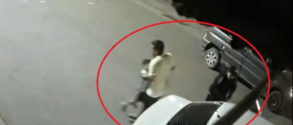 Video del terror que vivi&oacute; una familia con 2 ni&ntilde;os en Guaymall&eacute;n