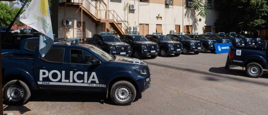 M&aacute;s camionetas y armas para la Polic&iacute;a de Mendoza