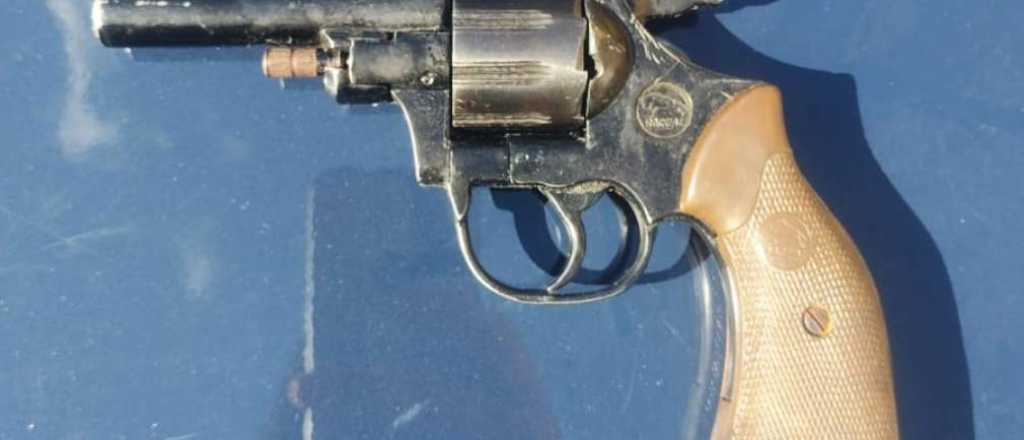 Detuvieron en Guaymall&eacute;n a dos chicos de 15 y 16 a&ntilde;os armados