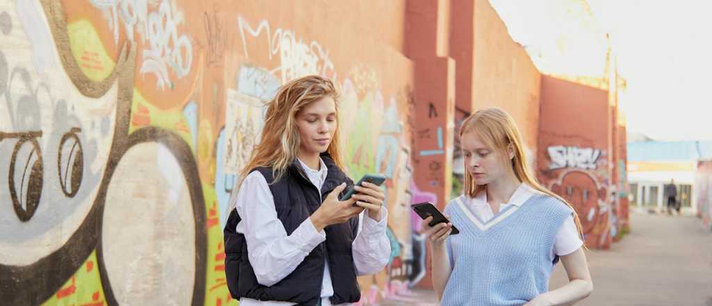 Australia prohíbe el uso de redes sociales a menores de 16 años