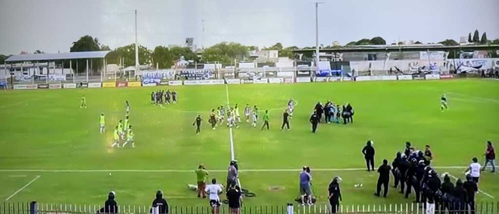 Video: esc&aacute;ndalo total en la final de la Rev&aacute;lida del Federal A