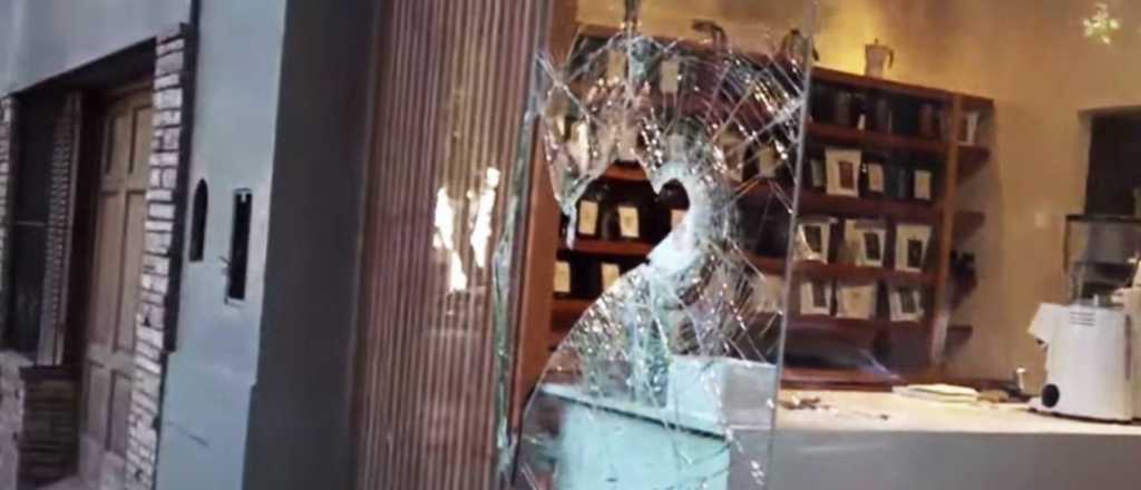 Rompieron el vidrio y robaron por quinta vez en un caf&eacute; del Centro
