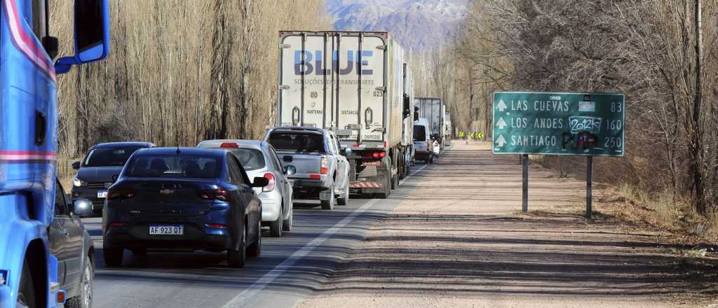 Muertes en la ruta a Chile: los camioneros apuntan contra los particulares