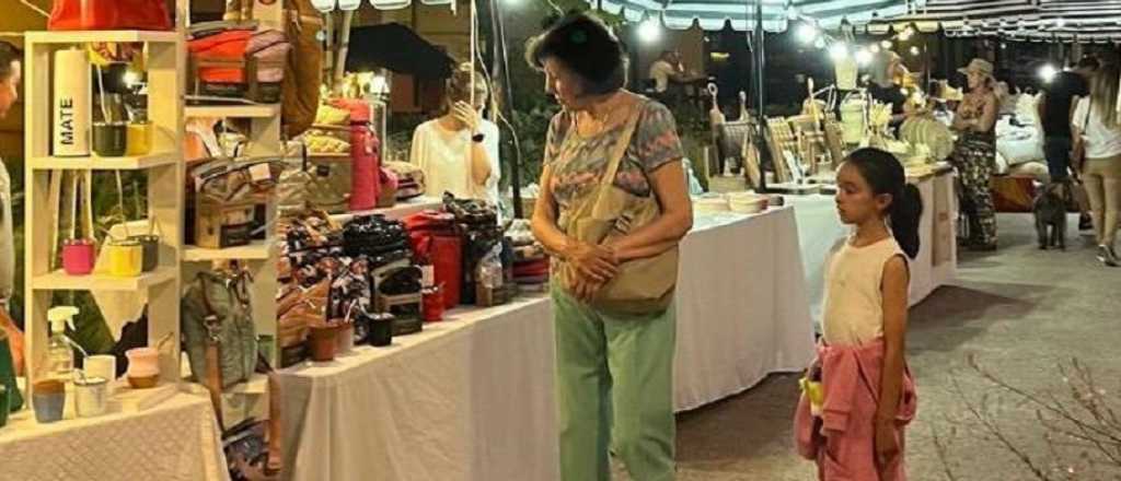 Flor de Feria: llega a Vistapueblo, en Carrodilla
