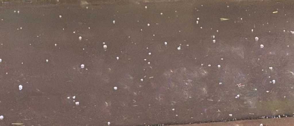 Cay&oacute; granizo en Maip&uacute;