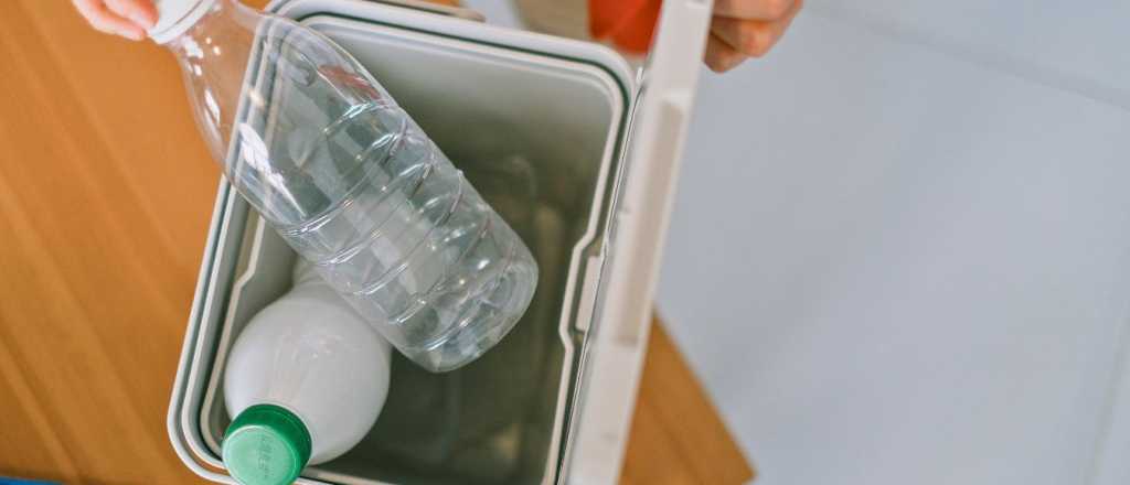 Acciones sencillas para reducir el uso de pl&aacute;stico en casa