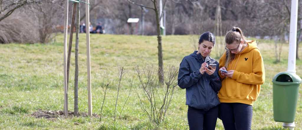 Guaymall&eacute;n colocar&aacute; estaciones de carga para celulares