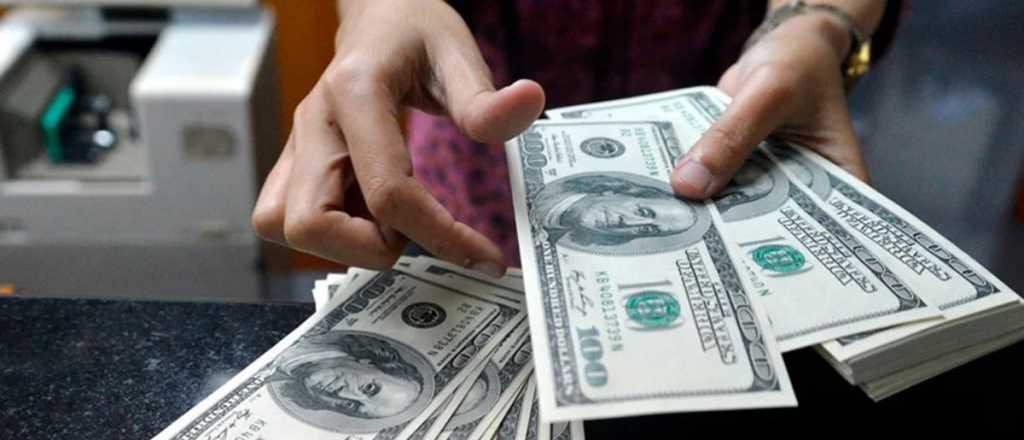 Crece la compra de dólares, pero persiste la desconfianza