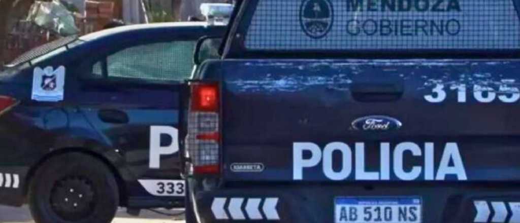 Desvinculan a un policía en Mendoza tras devolver su arma por "estrés"